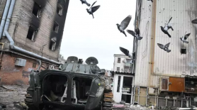 Locuitorii din Mariupol, „nevoiți să vâneze porumbei” pentru a se hrăni. „Carnea poate fi infectată și să provoace boli periculoase”